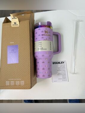 NWT Stanley decorated w/alo Pattern 40oz Purple Tumbler with handle and Straw